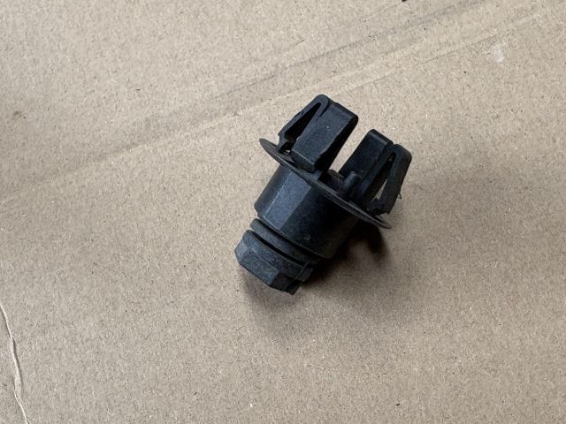 bontott MERCEDES-BENZ CLA Jobb Motorháztető Ütköző