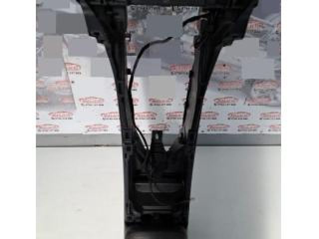 bontott MERCEDES-BENZ CLA Könyöklő