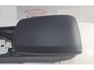 bontott MERCEDES-BENZ CLA Könyöklő