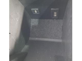 bontott MERCEDES-BENZ CLA Könyöklő