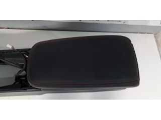 bontott MERCEDES-BENZ CLA Könyöklő