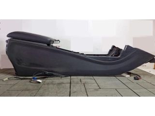 bontott MERCEDES-BENZ CLA Könyöklő