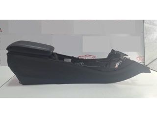 bontott MERCEDES-BENZ CLA Könyöklő