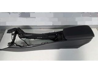 bontott MERCEDES-BENZ CLA Könyöklő