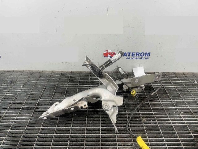 bontott MERCEDES-BENZ CLA Motorháztető Zsanér Pár