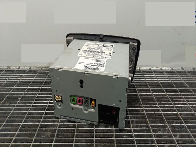 bontott MERCEDES-BENZ CLA Rádió / CD