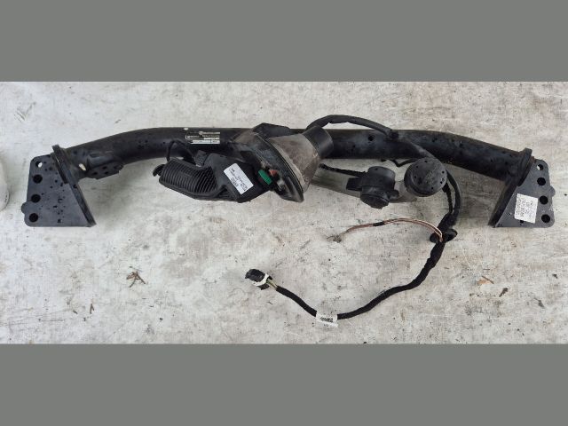 bontott MERCEDES-BENZ CLA Vonóhorog