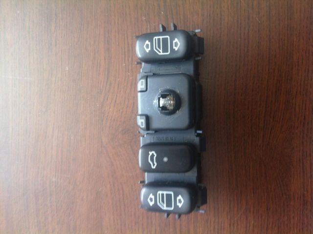 bontott MERCEDES-BENZ CLK Ablakemelő Kapcsoló Négyes / Kettes