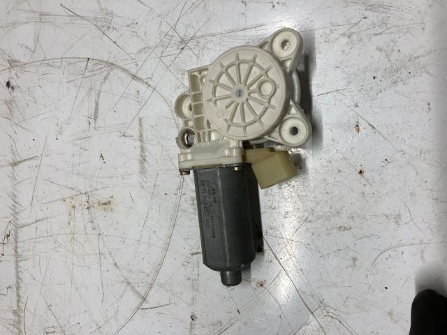 bontott MERCEDES-BENZ CLK Bal első Ablakemelő Motor