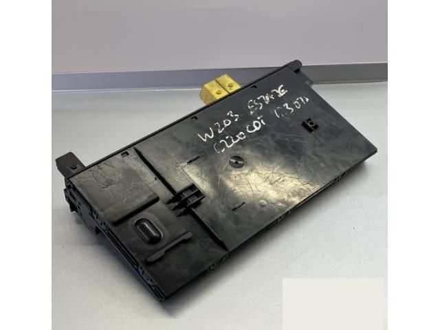 bontott MERCEDES-BENZ CLK Biztosítéktábla Csomagtér