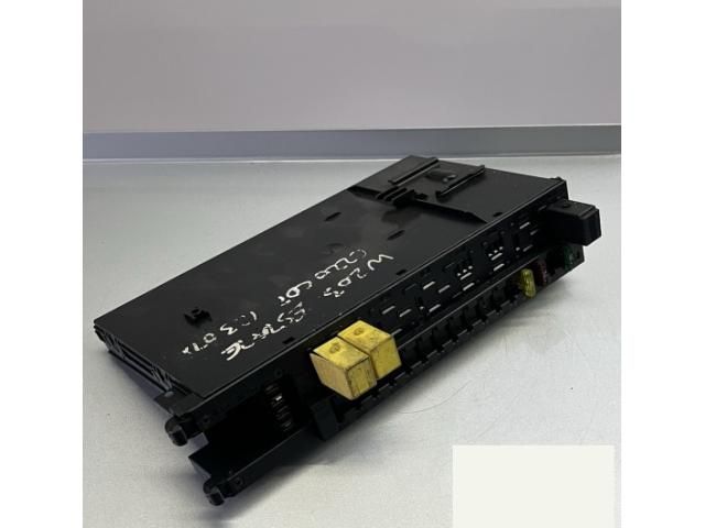 bontott MERCEDES-BENZ CLK Biztosítéktábla Csomagtér