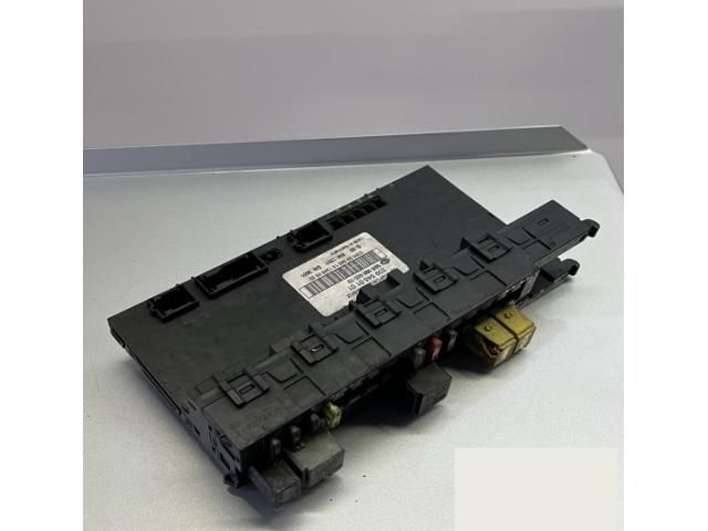 bontott MERCEDES-BENZ CLK Biztosítéktábla Csomagtér