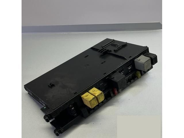 bontott MERCEDES-BENZ CLK Biztosítéktábla Csomagtér