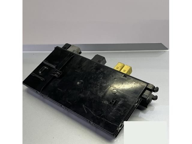 bontott MERCEDES-BENZ CLK Biztosítéktábla Csomagtér