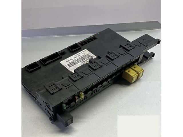 bontott MERCEDES-BENZ CLK Biztosítéktábla Csomagtér