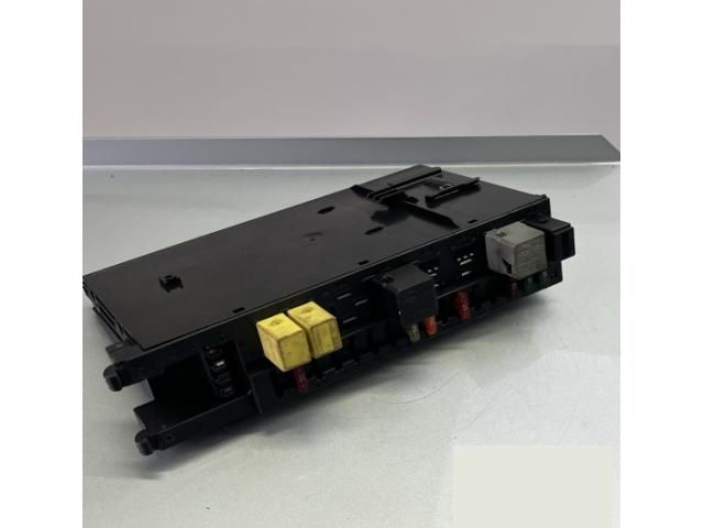 bontott MERCEDES-BENZ CLK Biztosítéktábla Csomagtér