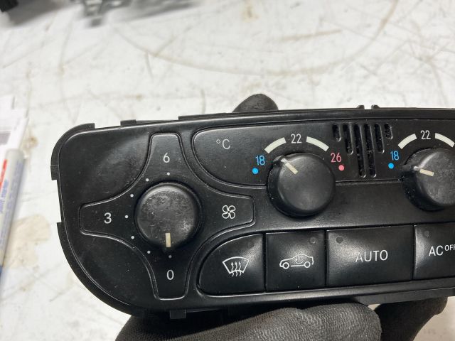 bontott MERCEDES-BENZ CLK Fűtéskapcsoló (digit klímás)