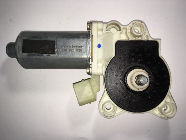 bontott MERCEDES-BENZ CLK Jobb első Ablakemelő Motor