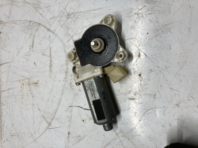 bontott MERCEDES-BENZ CLK Jobb első Ablakemelő Motor