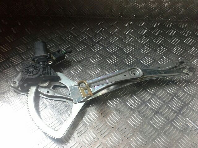 bontott MERCEDES-BENZ CLK Jobb első Ablakemelő Szerkezet (Elektromos)