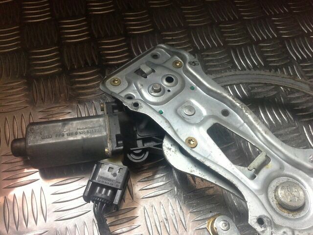 bontott MERCEDES-BENZ CLK Jobb első Ablakemelő Szerkezet (Elektromos)