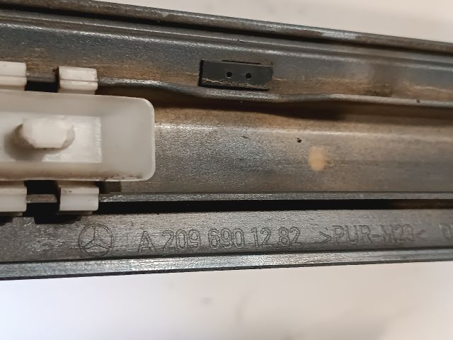 bontott MERCEDES-BENZ CLK Jobb első Ajtó Díszléc