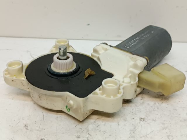 bontott MERCEDES-BENZ CLK Jobb hátsó Ablakemelő Motor