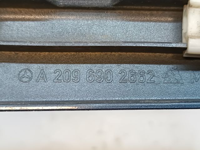 bontott MERCEDES-BENZ CLK Jobb hátsó Sárvédő Díszléc