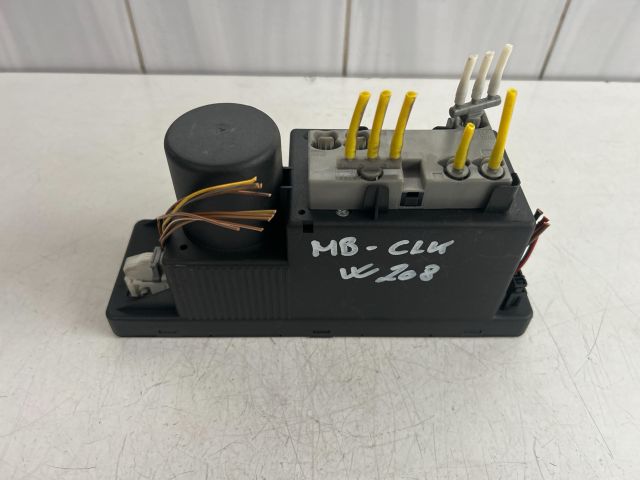 bontott MERCEDES-BENZ CLK Központizár Motor (Pozíciófüggetlen)