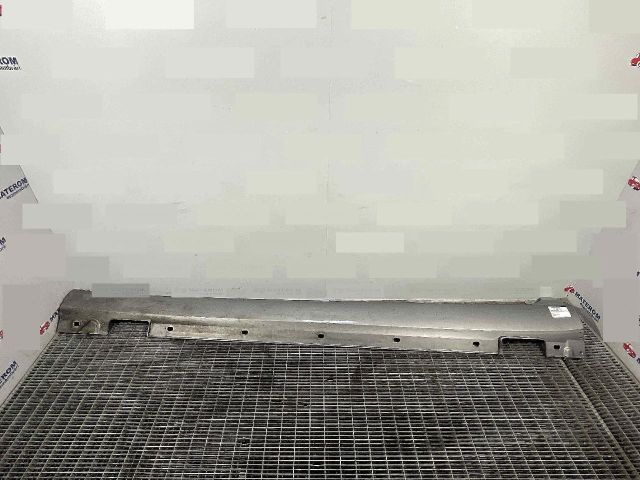 bontott MERCEDES-BENZ CLS Bal első Küszöb Díszléc