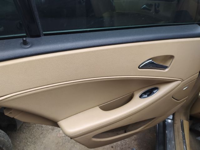 bontott MERCEDES-BENZ CLS Bal hátsó Ajtó Kárpit