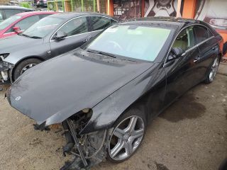 bontott MERCEDES-BENZ CLS Bal hátsó Ajtó (Részeivel)