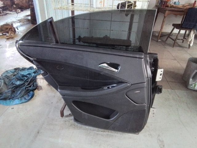 bontott MERCEDES-BENZ CLS Bal hátsó Ajtó (Részeivel)