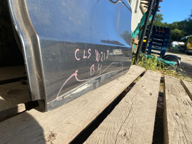 bontott MERCEDES-BENZ CLS Bal hátsó Ajtó (Részeivel)