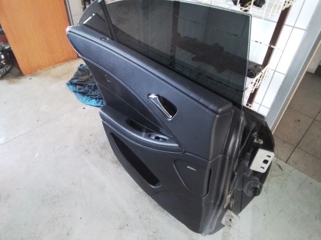 bontott MERCEDES-BENZ CLS Bal hátsó Ajtó (Részeivel)
