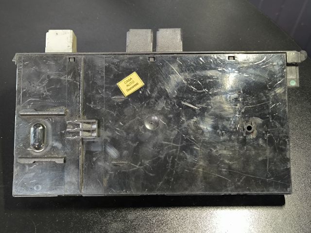 bontott MERCEDES-BENZ CLS Biztosítéktábla Csomagtér