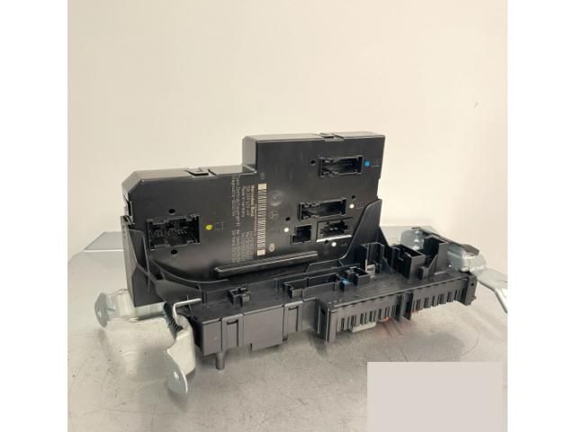 bontott MERCEDES-BENZ CLS Biztosítéktábla Csomagtér