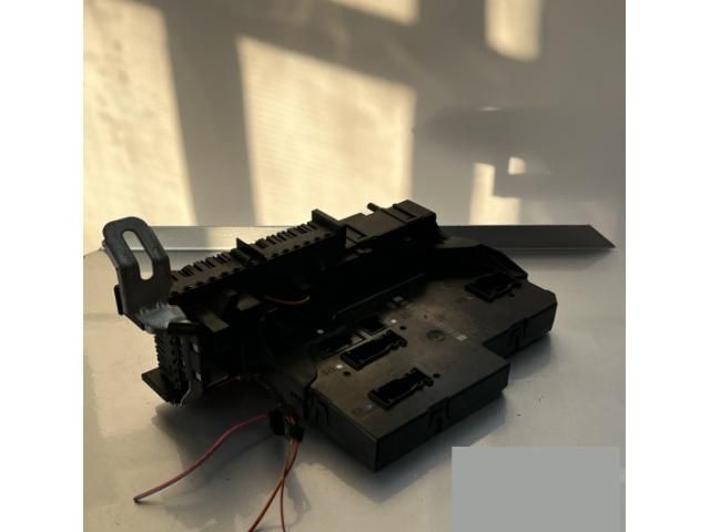 bontott MERCEDES-BENZ CLS Biztosítéktábla Csomagtér