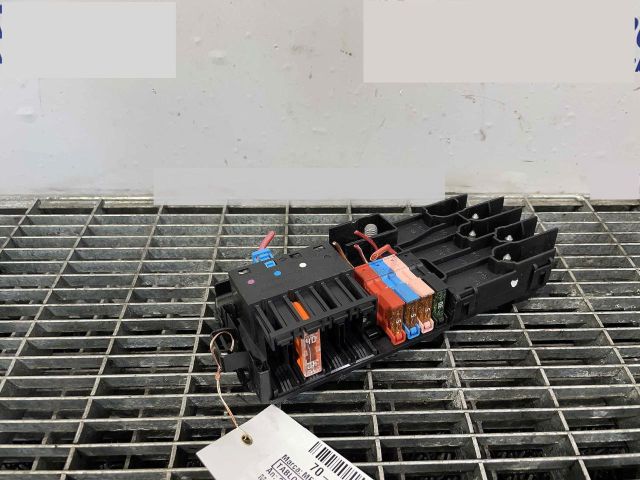 bontott MERCEDES-BENZ CLS Biztosítéktábla Motortér