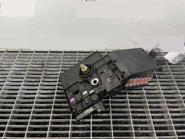 bontott MERCEDES-BENZ CLS Biztosítéktábla Motortér