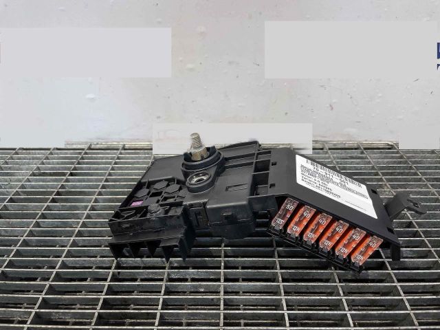 bontott MERCEDES-BENZ CLS Biztosítéktábla Motortér