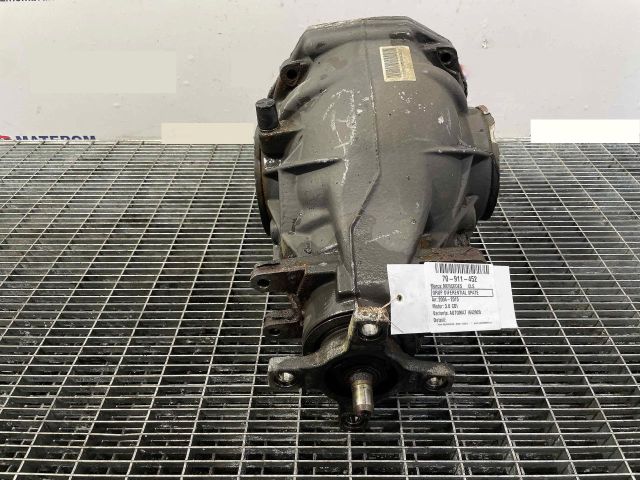 bontott MERCEDES-BENZ CLS Differenciálmű Tartó Bak