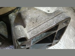 bontott MERCEDES-BENZ CLS Motor Tartó Bak (Pozíciófüggetlen)