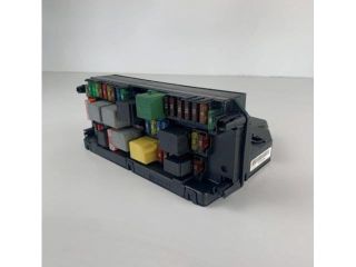 bontott MERCEDES-BENZ CLS Biztosítéktábla Motortér