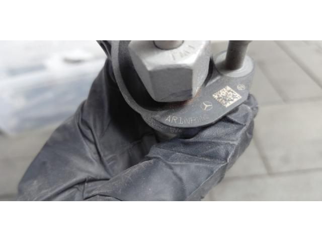 bontott MERCEDES-BENZ CLS Porlasztó (1 db)