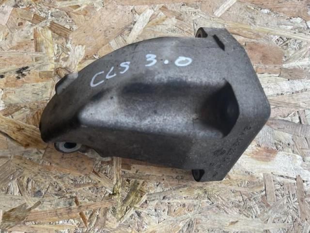 bontott MERCEDES-BENZ CLS Motor Tartó Bak Bal