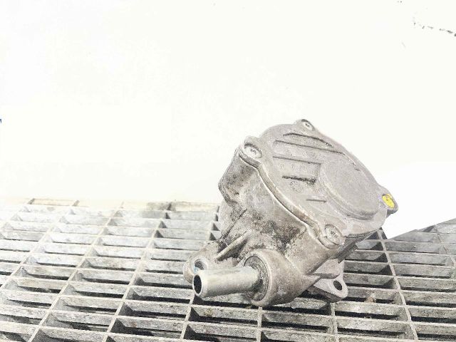 bontott MERCEDES-BENZ CLS Vákumpumpa