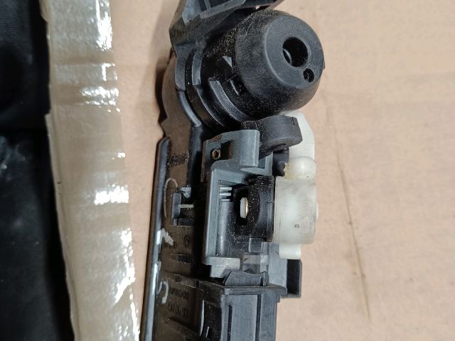 bontott MERCEDES-BENZ CLS Csomagtérajtó Zárbetét