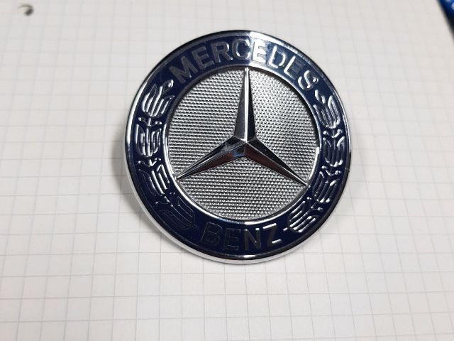 bontott MERCEDES-BENZ CLS Első Embléma