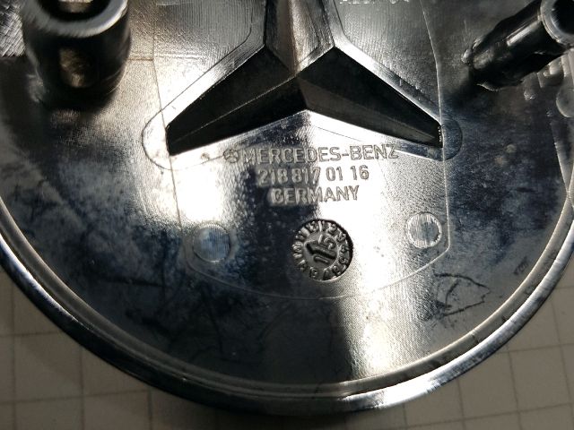 bontott MERCEDES-BENZ CLS Első Embléma